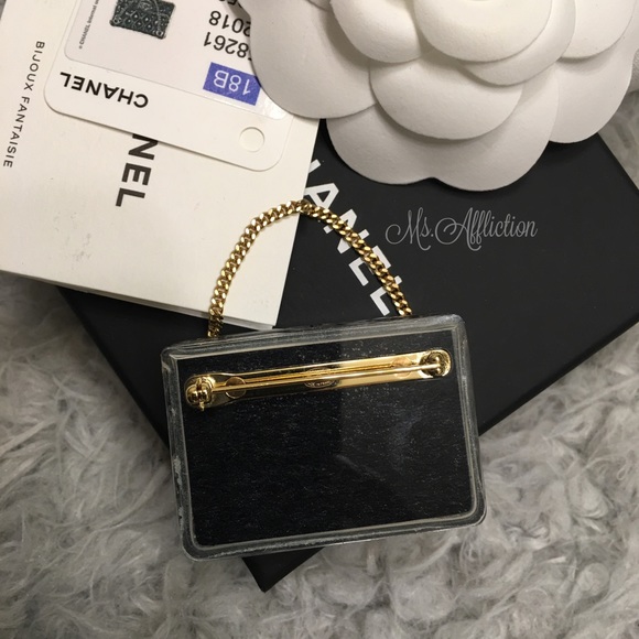 CHANEL Authentic CC Classic Flap Bag Brooch NWT - Picture 8 of 8